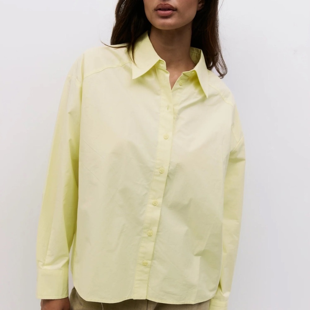 Mod Ref The Ophelia Top Size Medium in Butter Yellow | Boxy Button Down Shirt